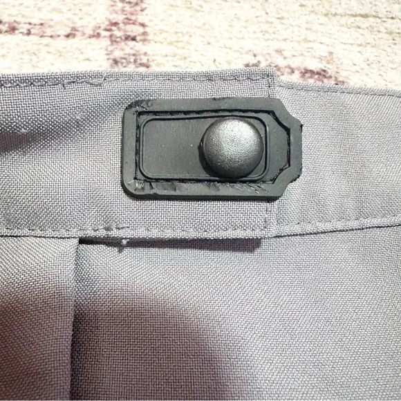 Vintage Y2K No Boundaries Grey mini cargo skirt with pockets juniors size 13 - Picture 5 of 12
